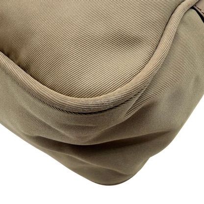https://cdn.shopify.com/s/files/1/0564/9376/8855/files/Prada_Umhangetasche_rechteckig_small_aus_Nylon_hellbraun_6.webp?v=1782311805