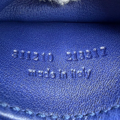 https://cdn.shopify.com/s/files/1/0564/9376/8855/files/Saint_Laurent_Handtasche_Cabbas_mit_Umhangegurt_aus_Leder_blau_vintage2617.webp?v=1773312218