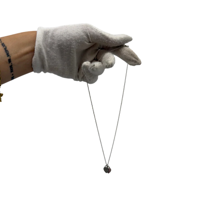 https://cdn.shopify.com/s/files/1/0564/9376/8855/files/Tiffany___Co._Halskette_Zwillingsherzen_rosa_aus_925_Silber_vintage7775.webp?v=1779406370
