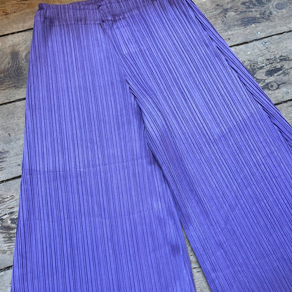 PLEATS PLEASE ISSEY MIYAKE  Purple SHORTS