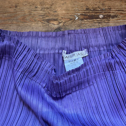 PLEATS PLEASE ISSEY MIYAKE  Purple SHORTS