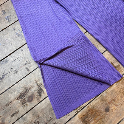 PLEATS PLEASE ISSEY MIYAKE  Purple SHORTS