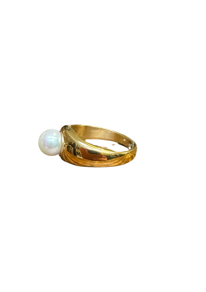 Singular Pearl Ring