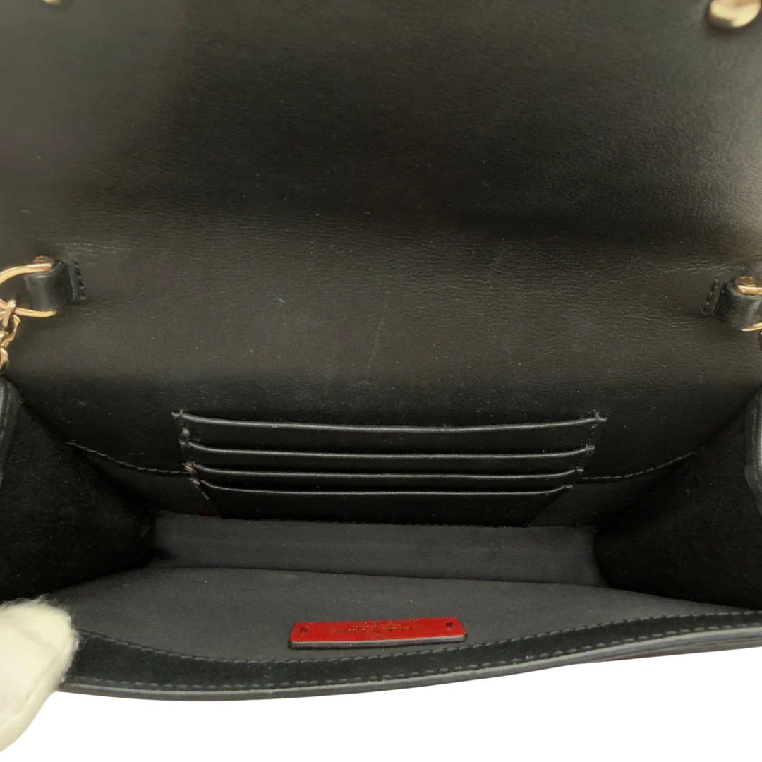 https://cdn.shopify.com/s/files/1/0564/9376/8855/files/Valentino_Garavani_Umhangetasche_Envelope_Rockstud_aus_Leder_schwarz_vintage7533.webp?v=1779405561