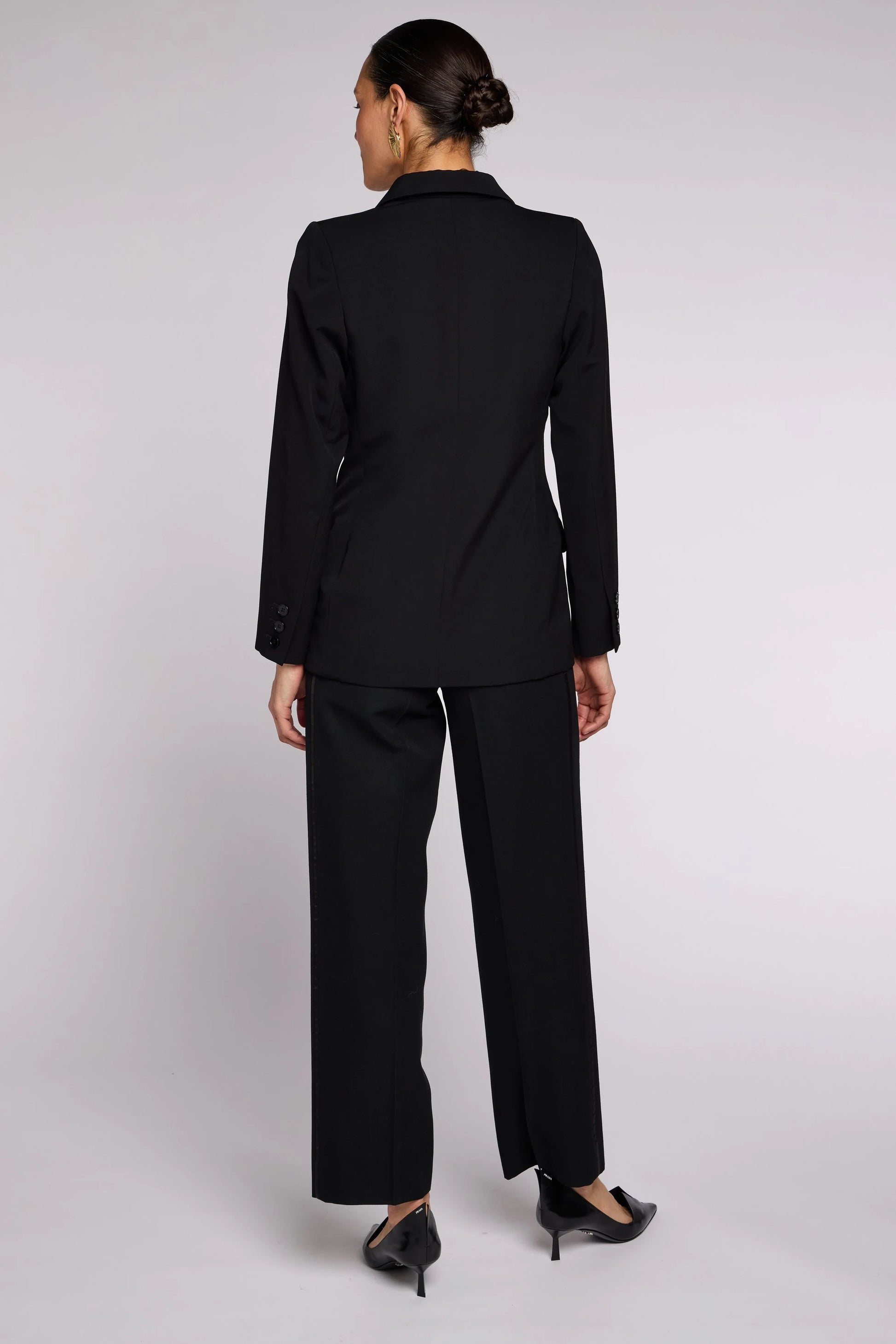https://images.squarespace-cdn.com/content/v1/647deca2e9dd1d6177bd43cb/3c71b709-deba-4093-9ac5-393e58b753bf/YSL80SCLASTUX_+15.jpg