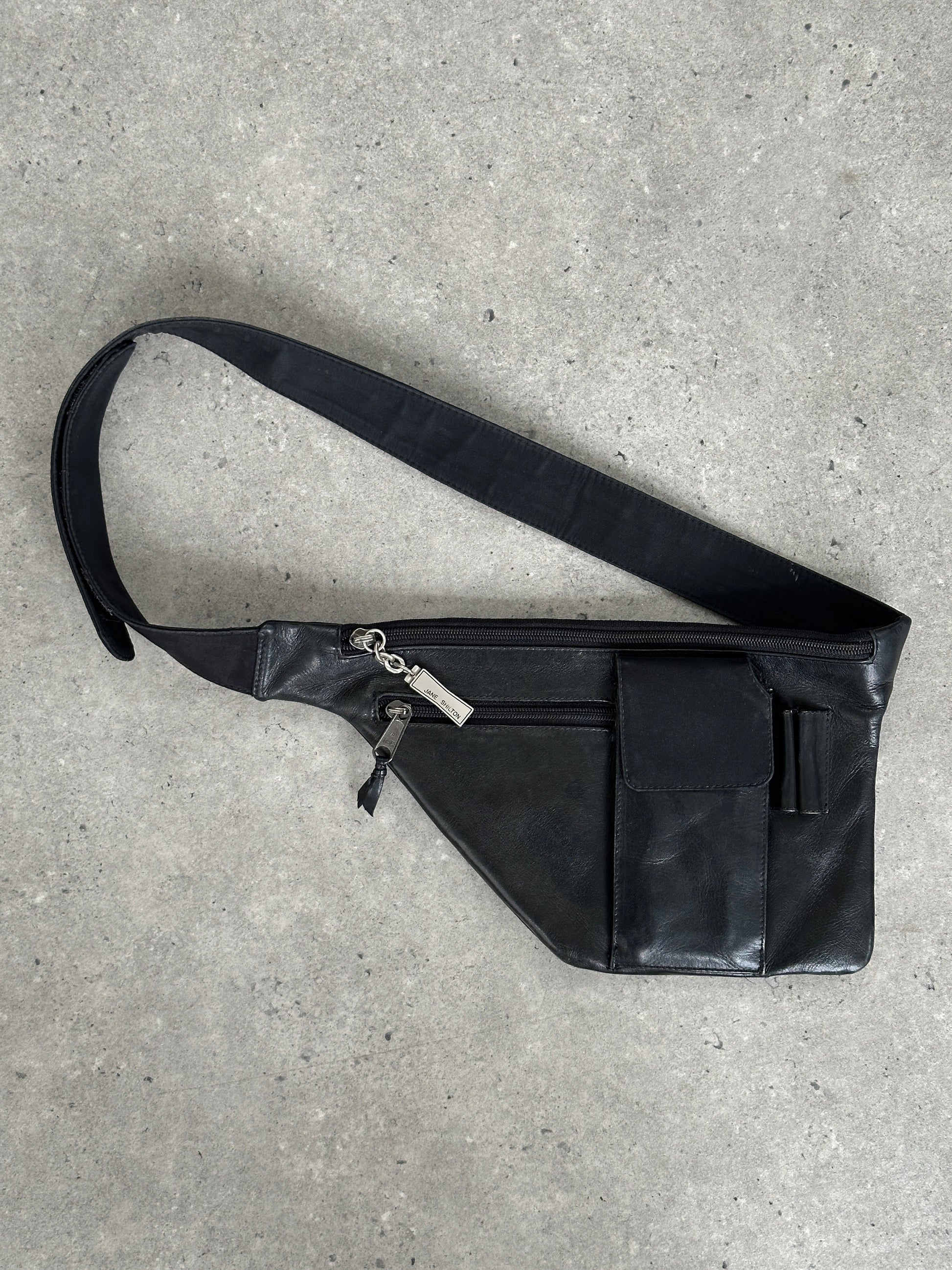 Vintage 2000s Leather Crossbody Bag