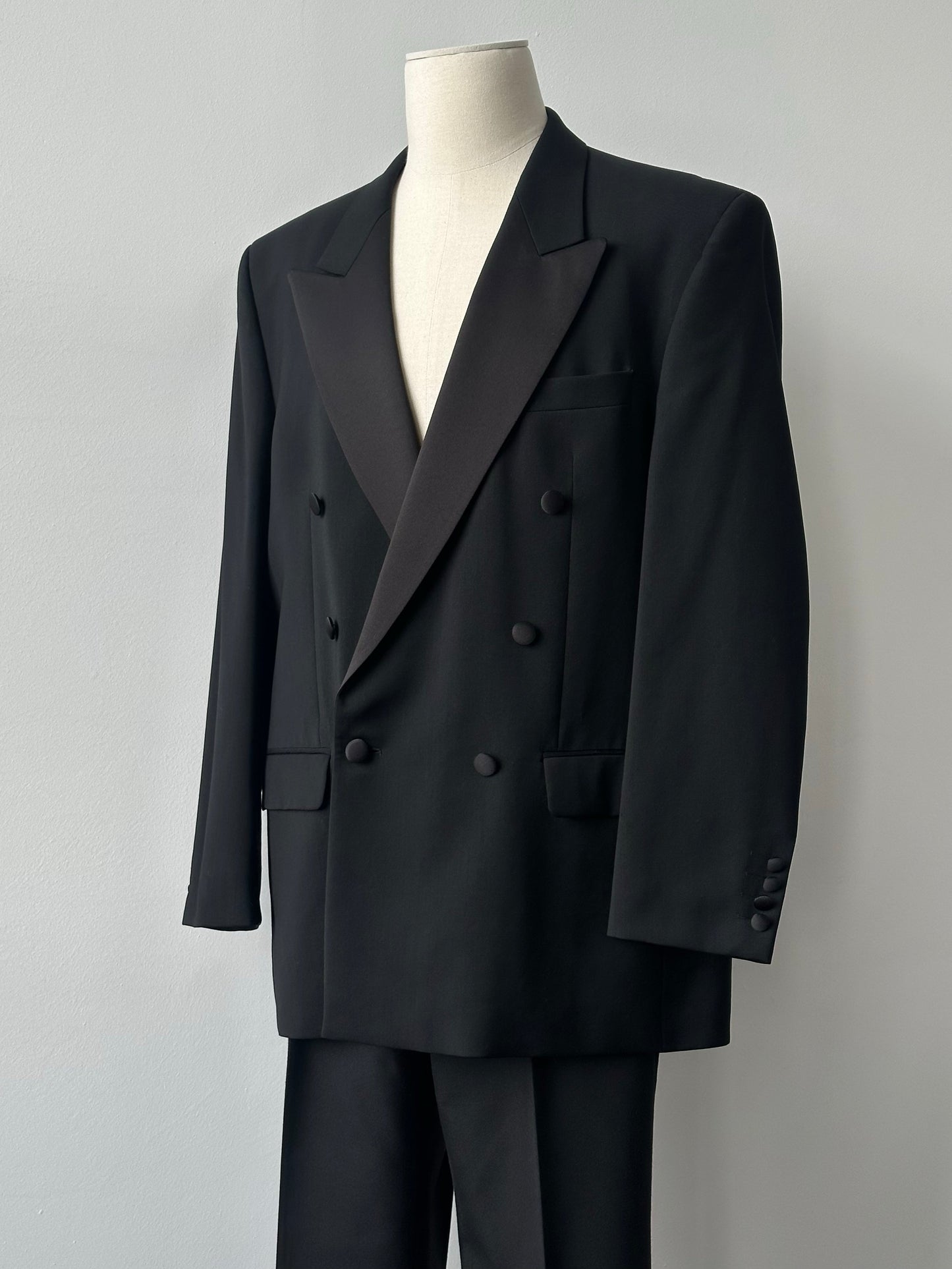 Pierre Cardin 1990s Wool Double Breasted Tuxedo Suit - 46R/W32
