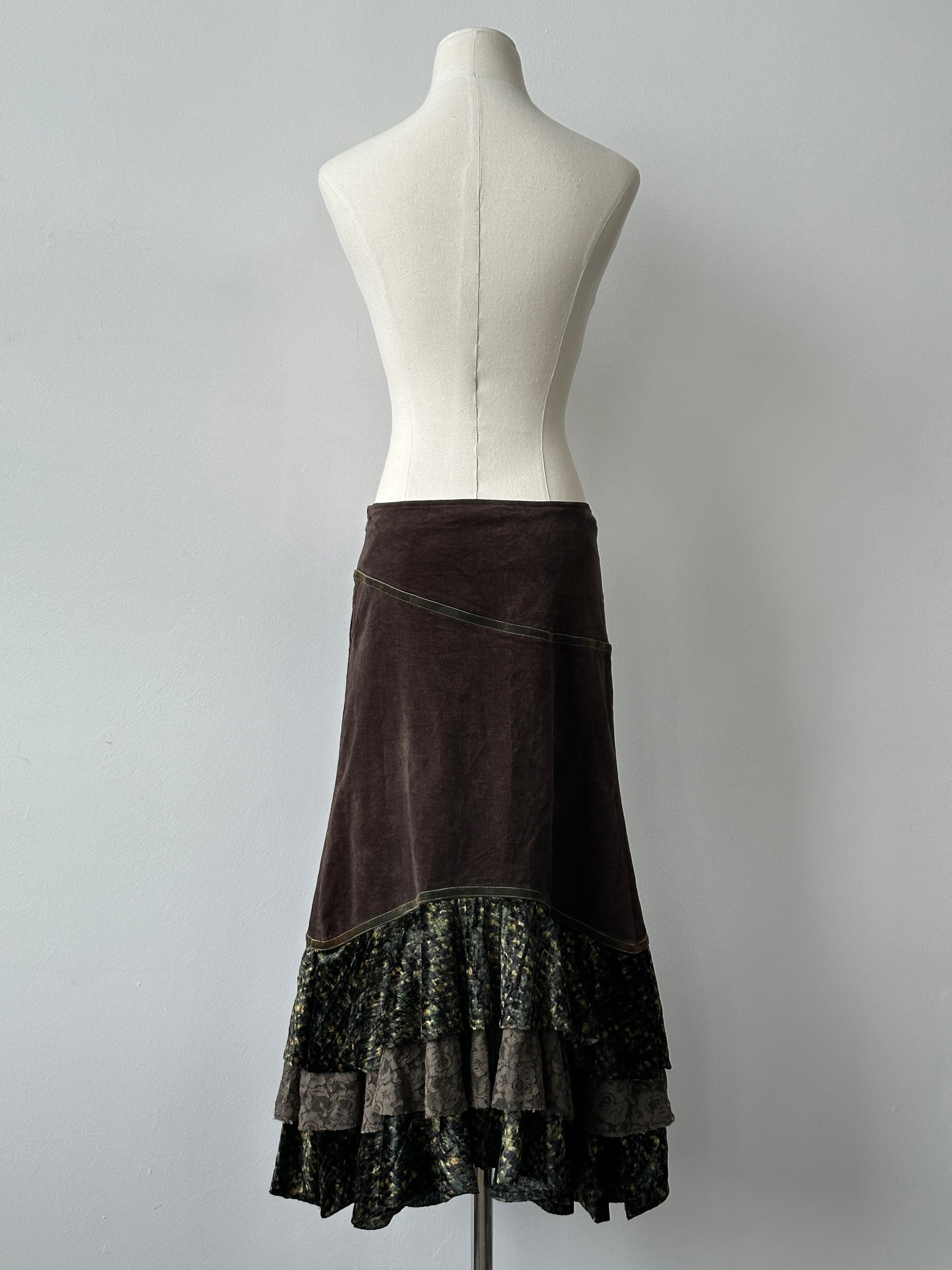 Italian Vintage 1990s Pleated Layered Lace Skirt - W28