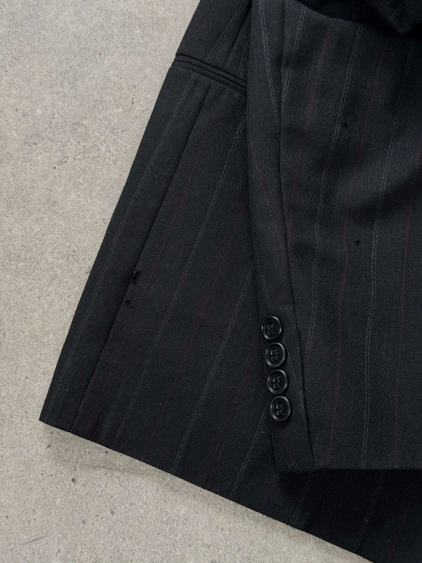 Christian Dior Monsieur 1980s pure wool double-breasted blazer in size 44L/XL, tailored fit with classic lapels and button closures.