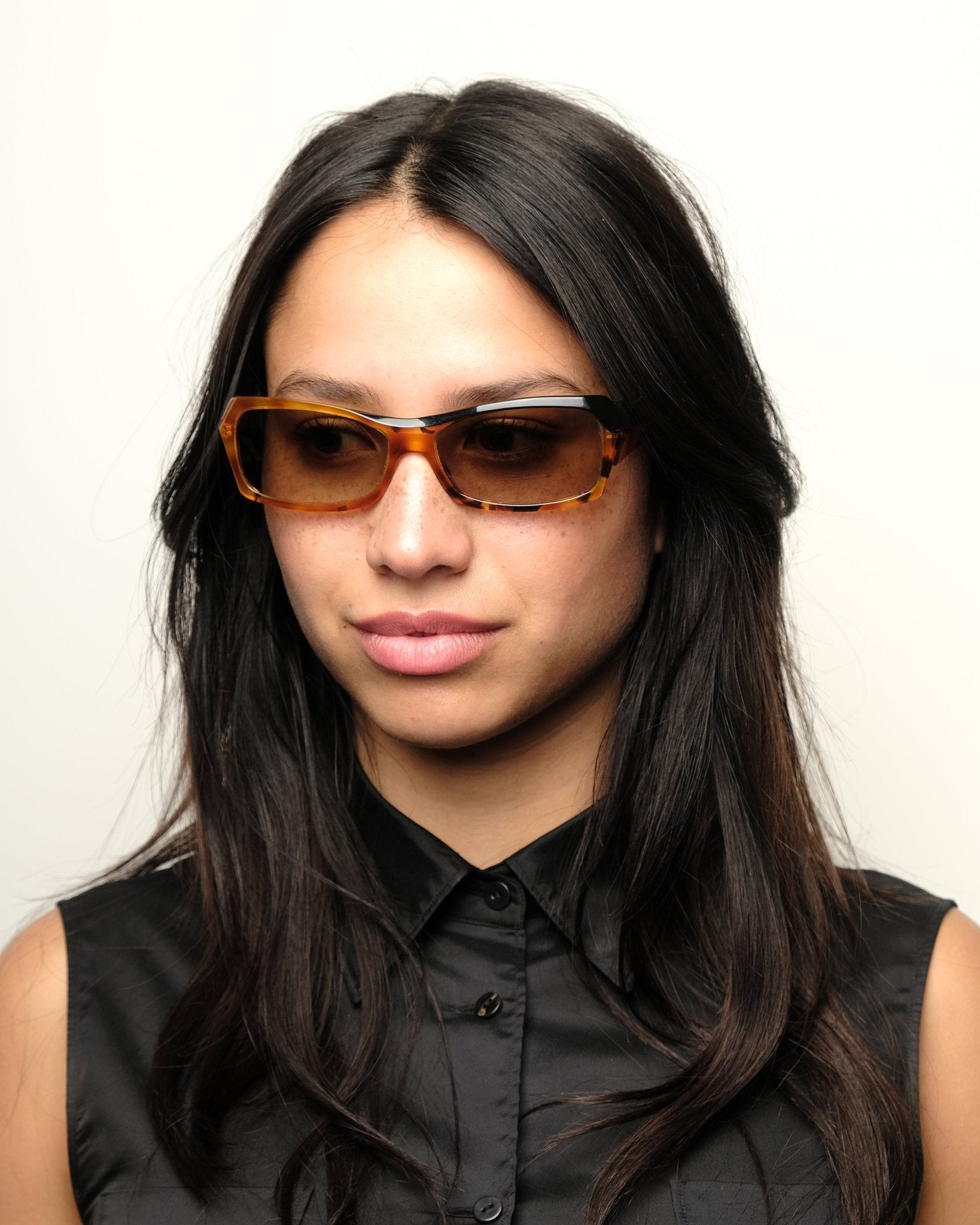 https://cdn.shopify.com/s/files/1/0818/5459/5398/files/alain-mikli-alain-mikli-asymmetrical-sunglasses-vintage-su475-5995425.jpg?v=1778953737