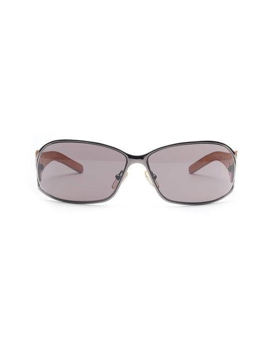 https://cdn.shopify.com/s/files/1/0818/5459/5398/files/alviero-martini-sunglasses-334848.jpg?v=1742669736