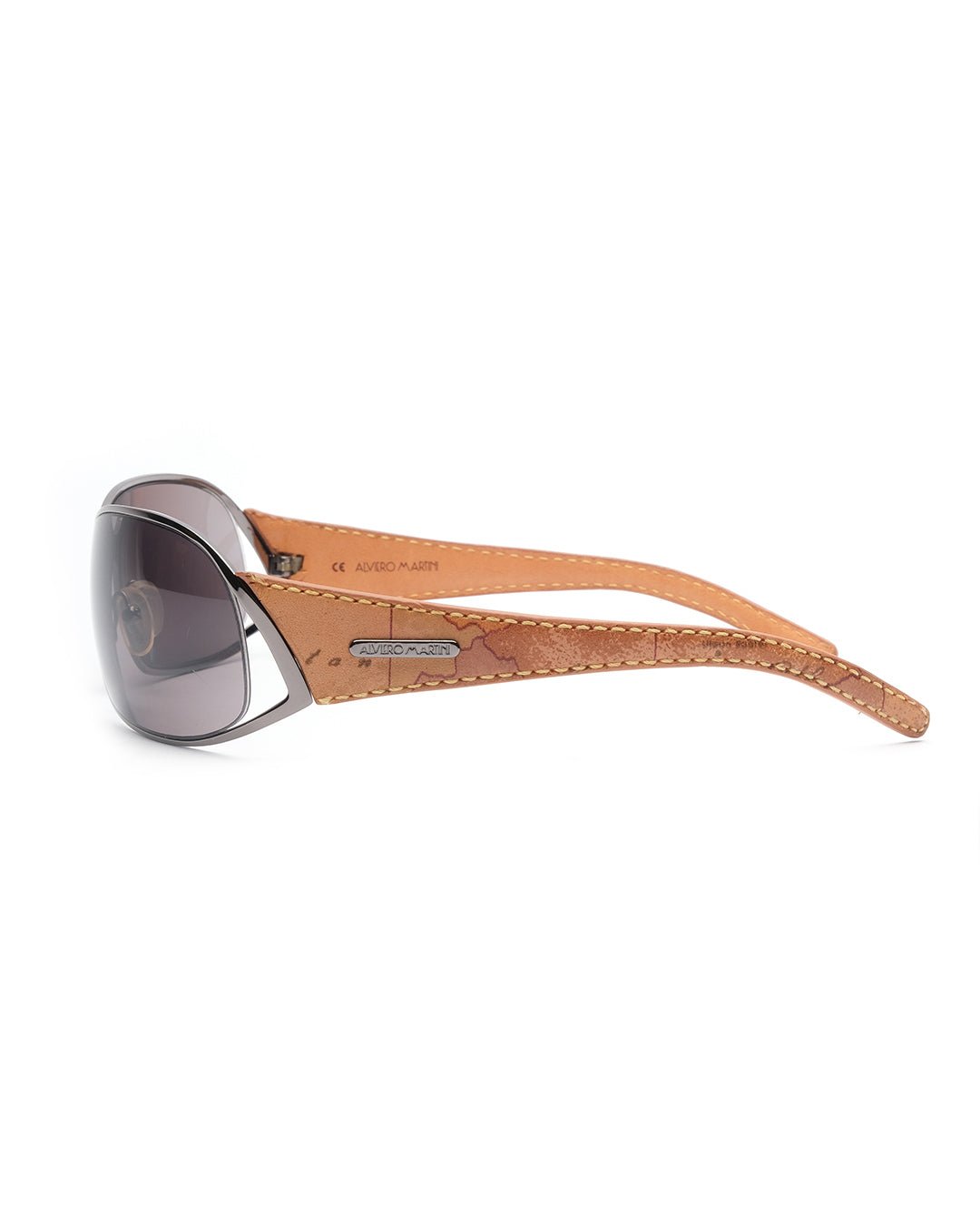 https://cdn.shopify.com/s/files/1/0818/5459/5398/files/alviero-martini-sunglasses-387414.jpg?v=1742669736
