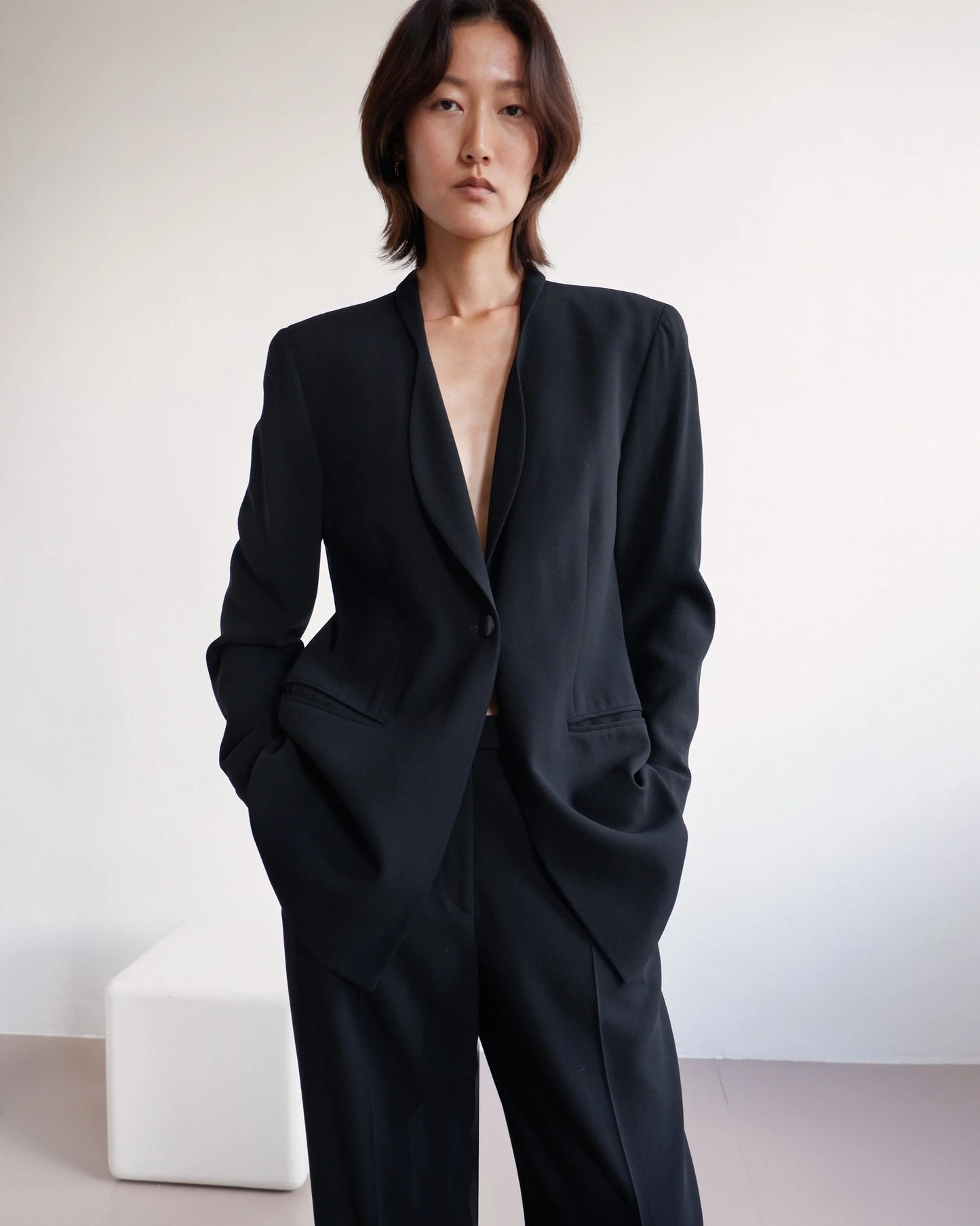 https://images.squarespace-cdn.com/content/v1/5b579b7b70e8025a5b246025/e1513bf3-d1cc-4b71-a200-e665fdee1b27/armanisuit2.jpg