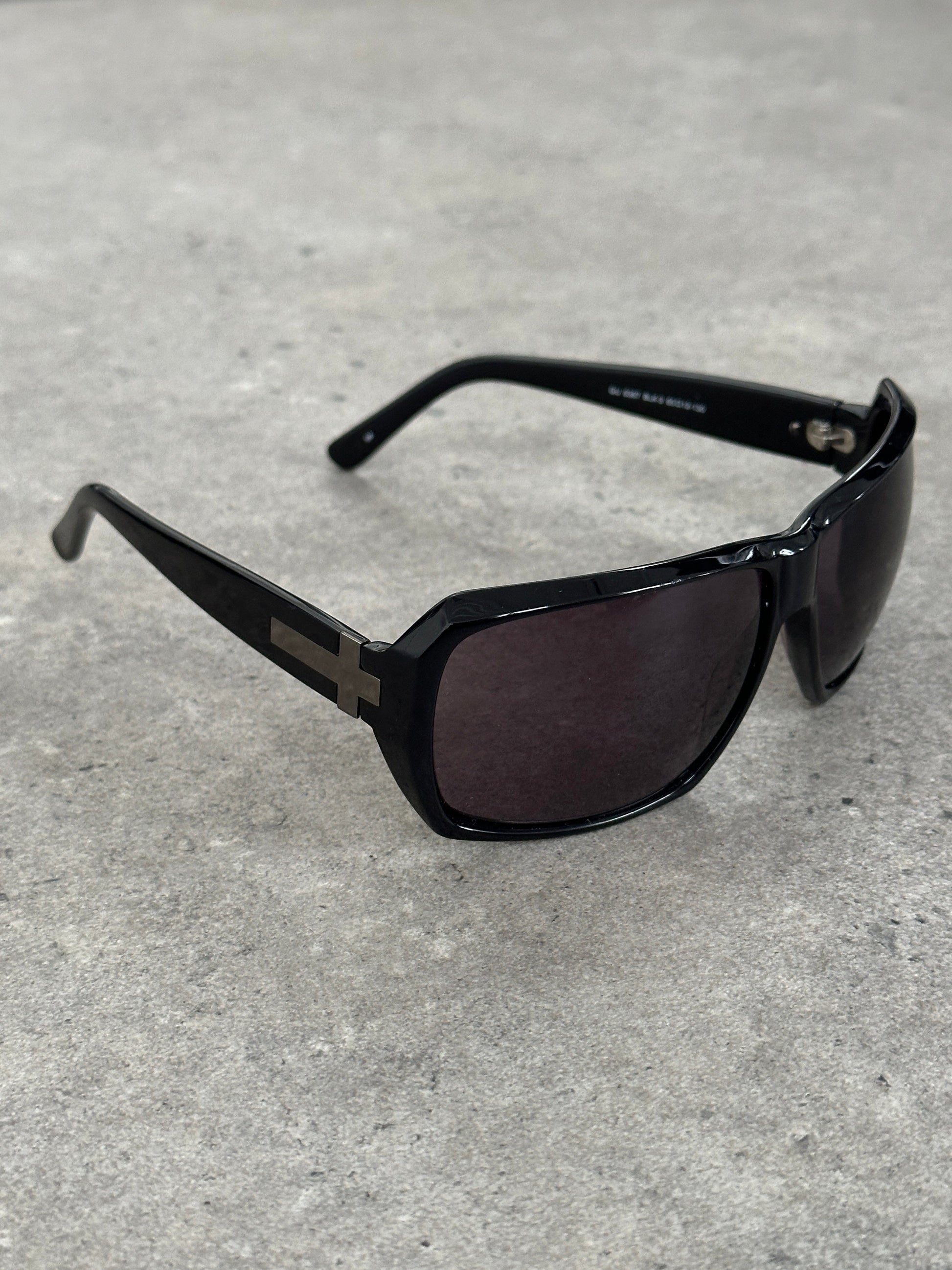 Guess 2000s Oversized Rectangular Sunglasses