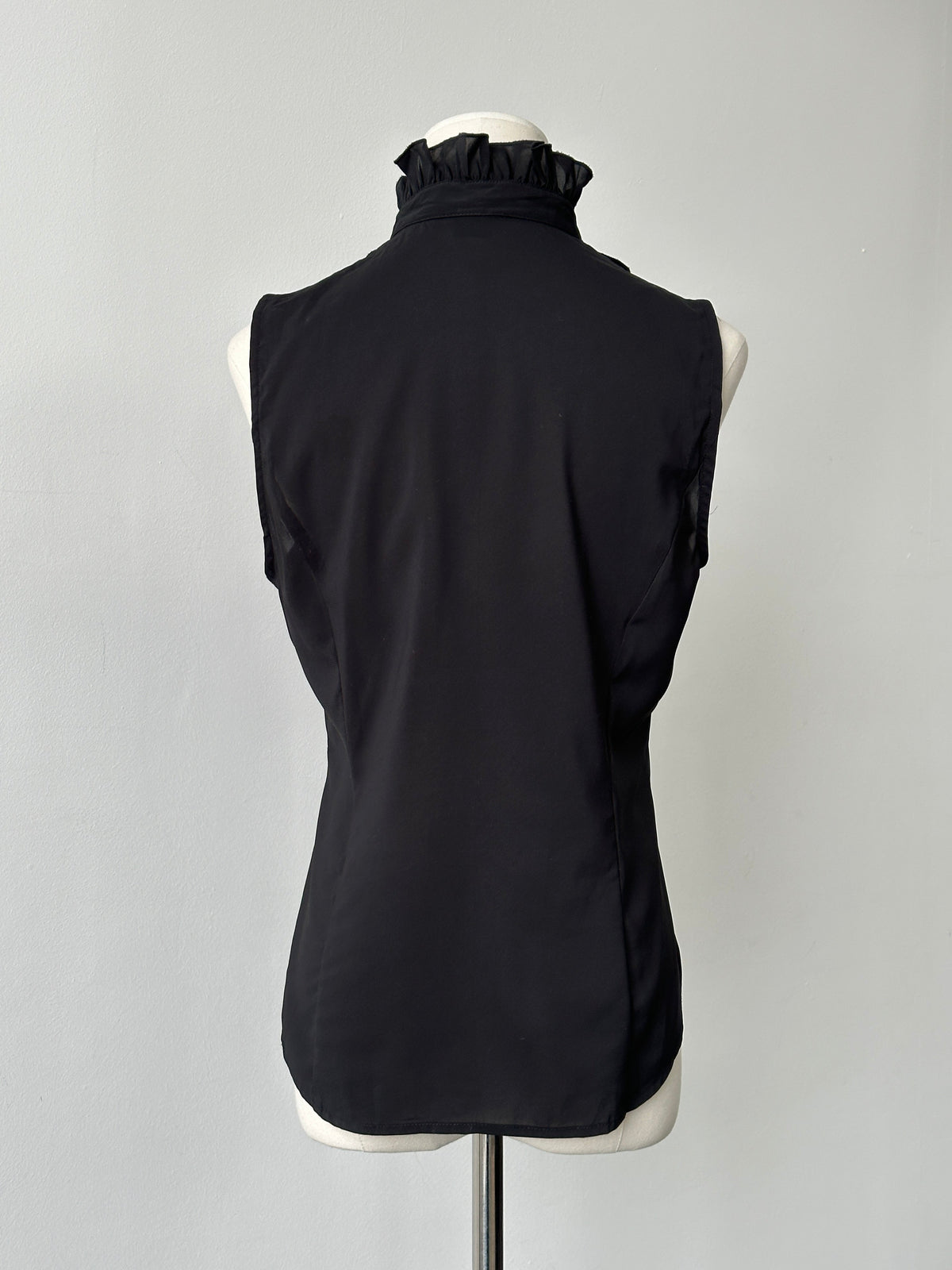 Vintage 2000s Sleevless Ruffle Top - S-M