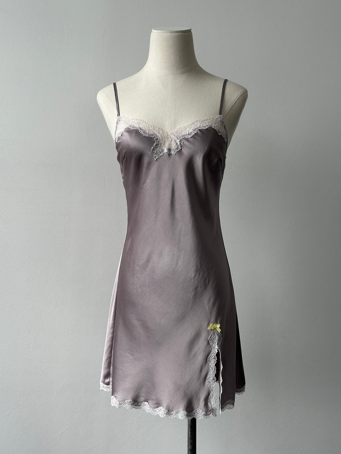 Victoria Secret 2000s Sleeveless Lace Mini Slip Dress - XS-S