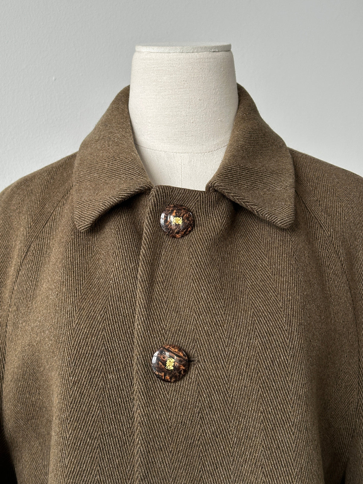 Vintage Italian 1990s wool herringbone coat, single-breasted, size large, classic and stylish outerwear with timeless design.