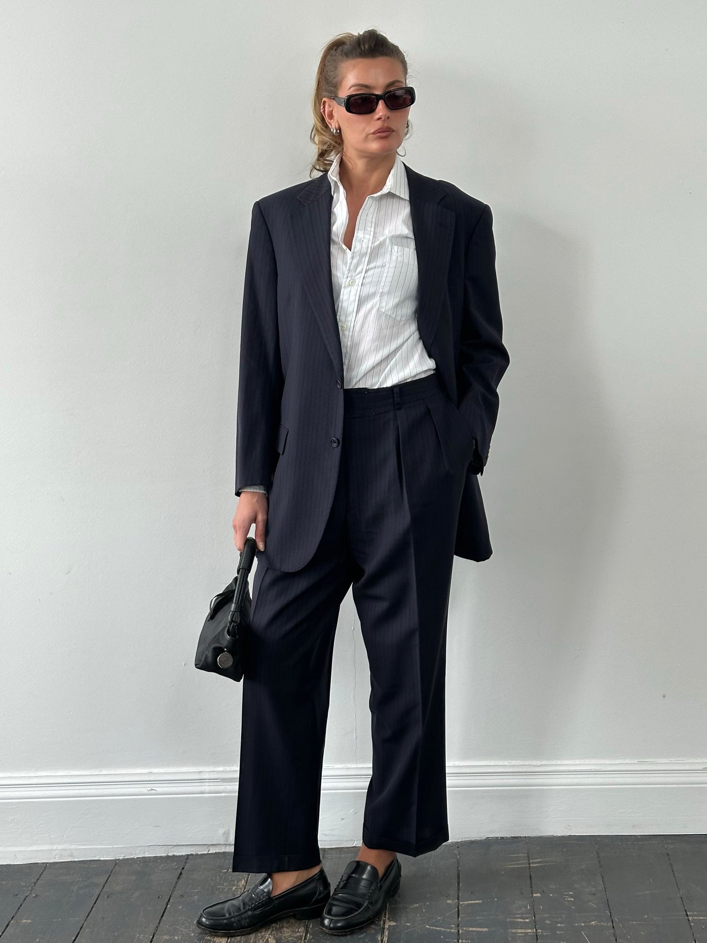 Burberry London 1990s pure wool striped suit, 42S/W34, tailored fit with classic British pattern and structured blazer style.