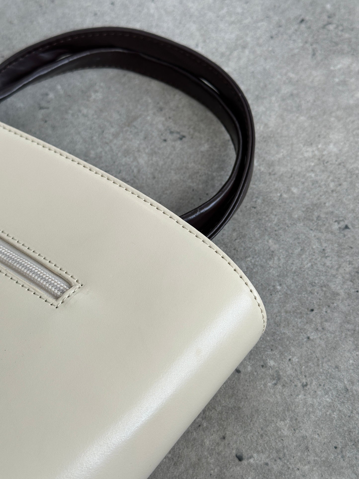 Italian Vintage 2000s Curved Leather Hand Bag