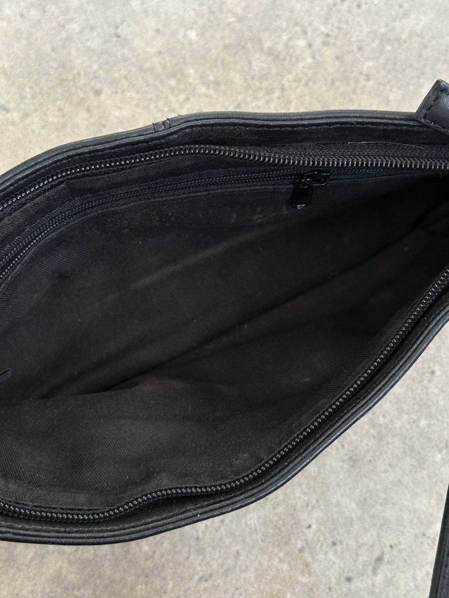 DKNY 2000s Leather Shoulder Bag