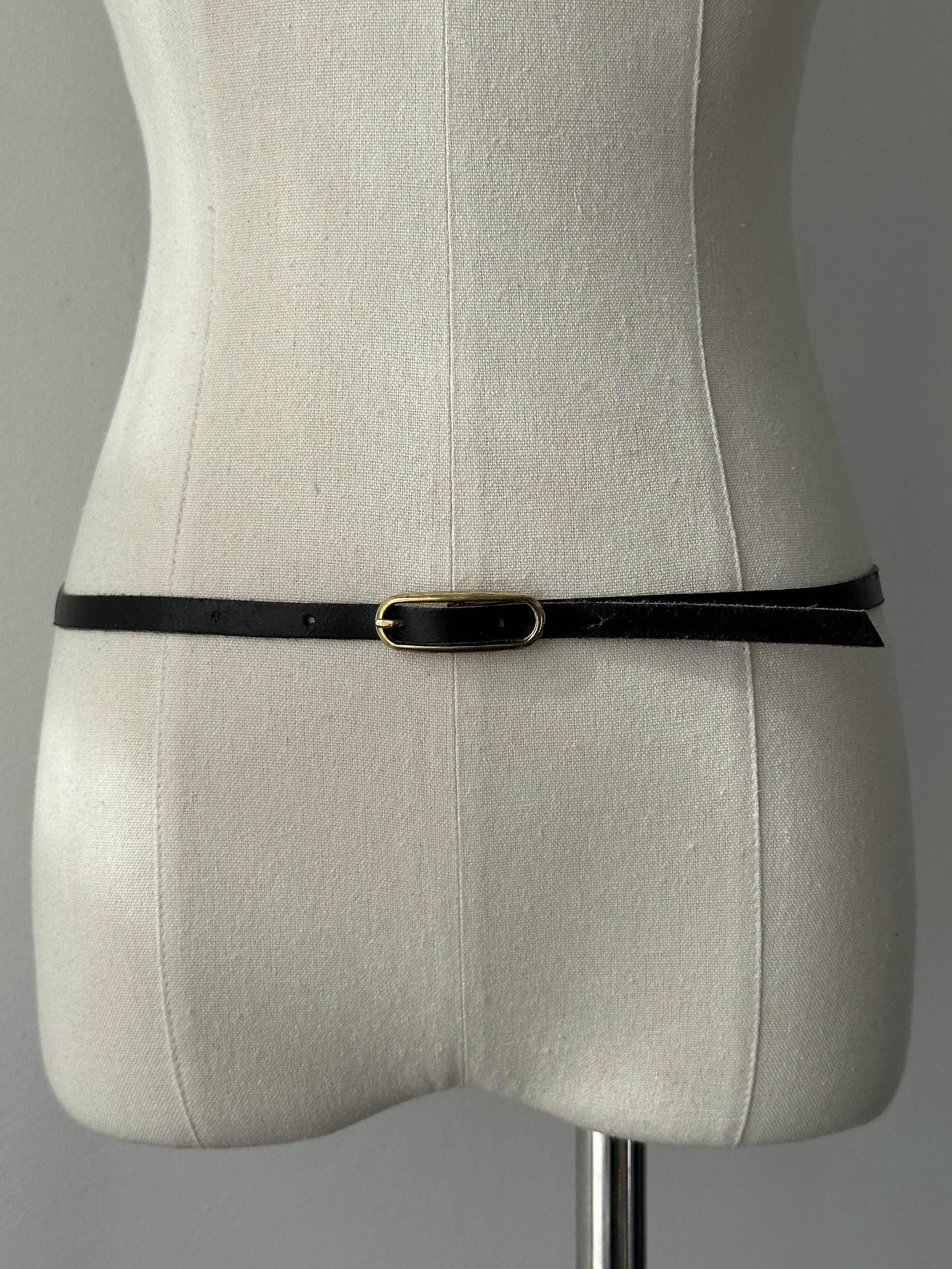Vintage 1990s Leather Skinny Belt - W27-30