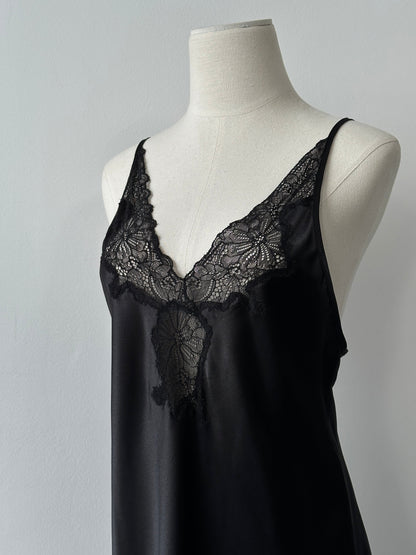 Oscar De La Renta satin lace mini slip dress in size M, featuring a luxurious satin fabric and delicate lace details.