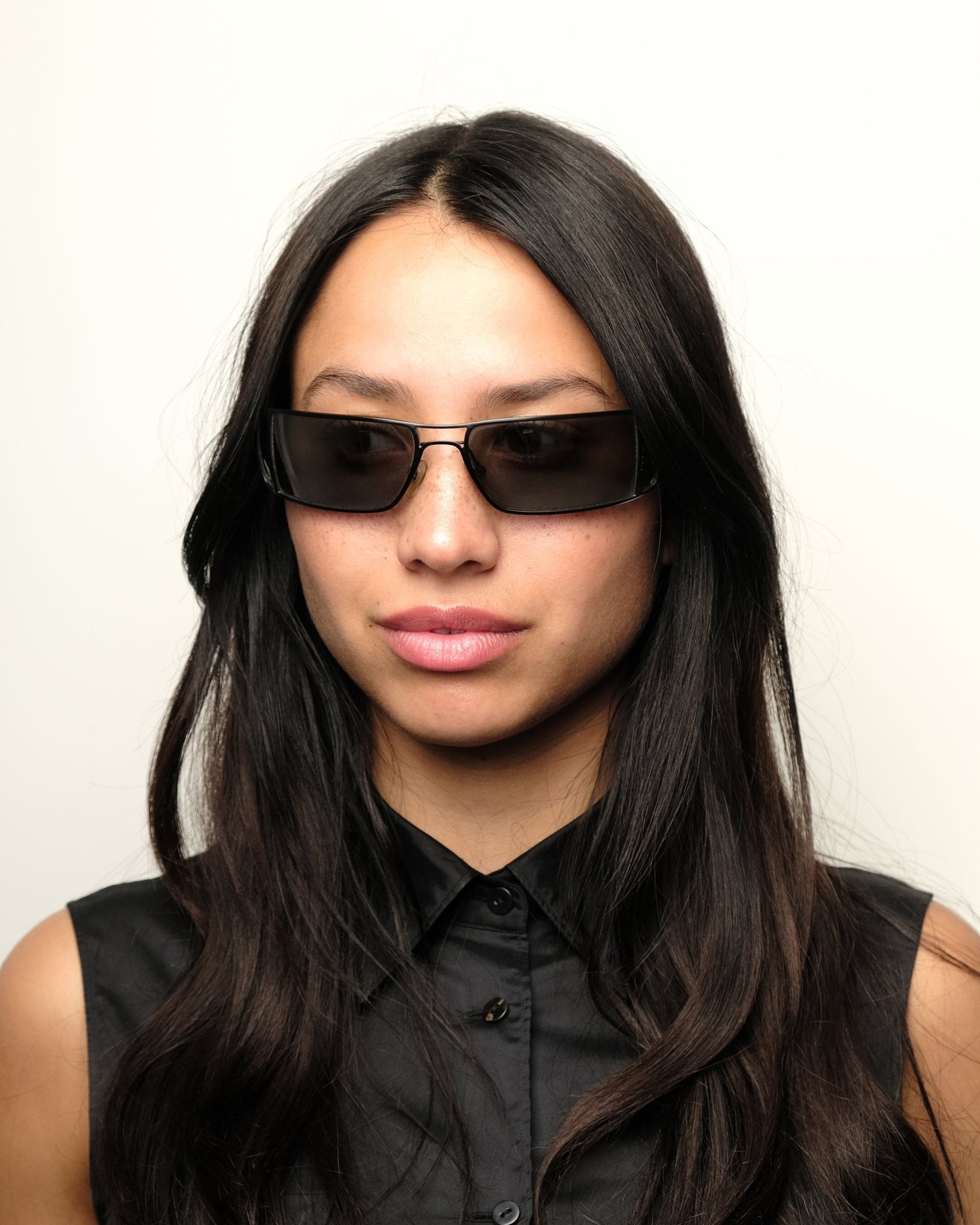 https://cdn.shopify.com/s/files/1/0818/5459/5398/files/byblos-byblos-sunglasses-vintage-su464-3523450.jpg?v=1778953775