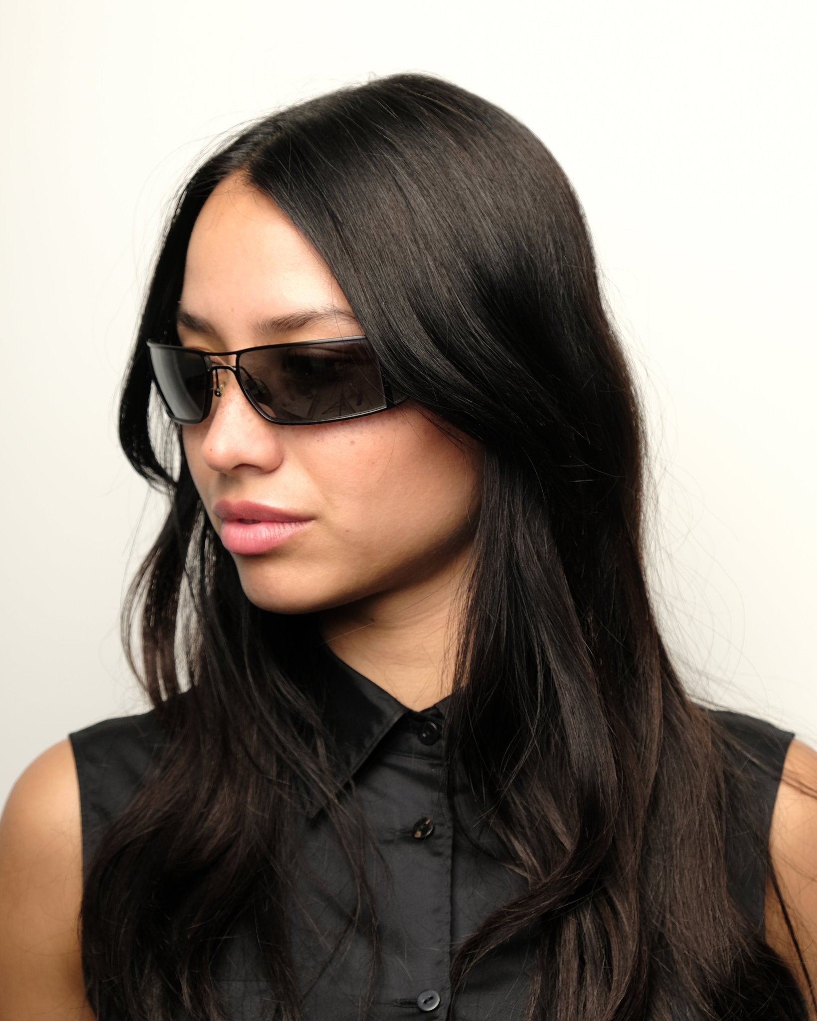 https://cdn.shopify.com/s/files/1/0818/5459/5398/files/byblos-byblos-sunglasses-vintage-su464-7336923.jpg?v=1778953776