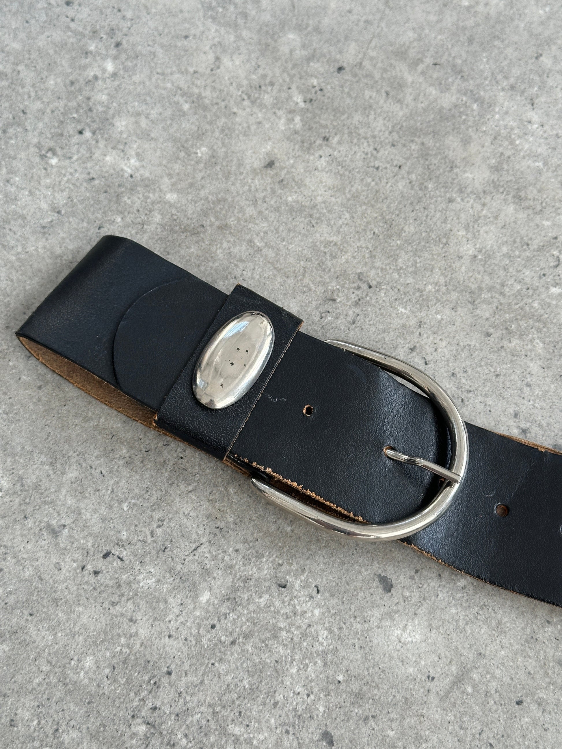 French Vintage 1990s Leather Chunky Belt - W23-28