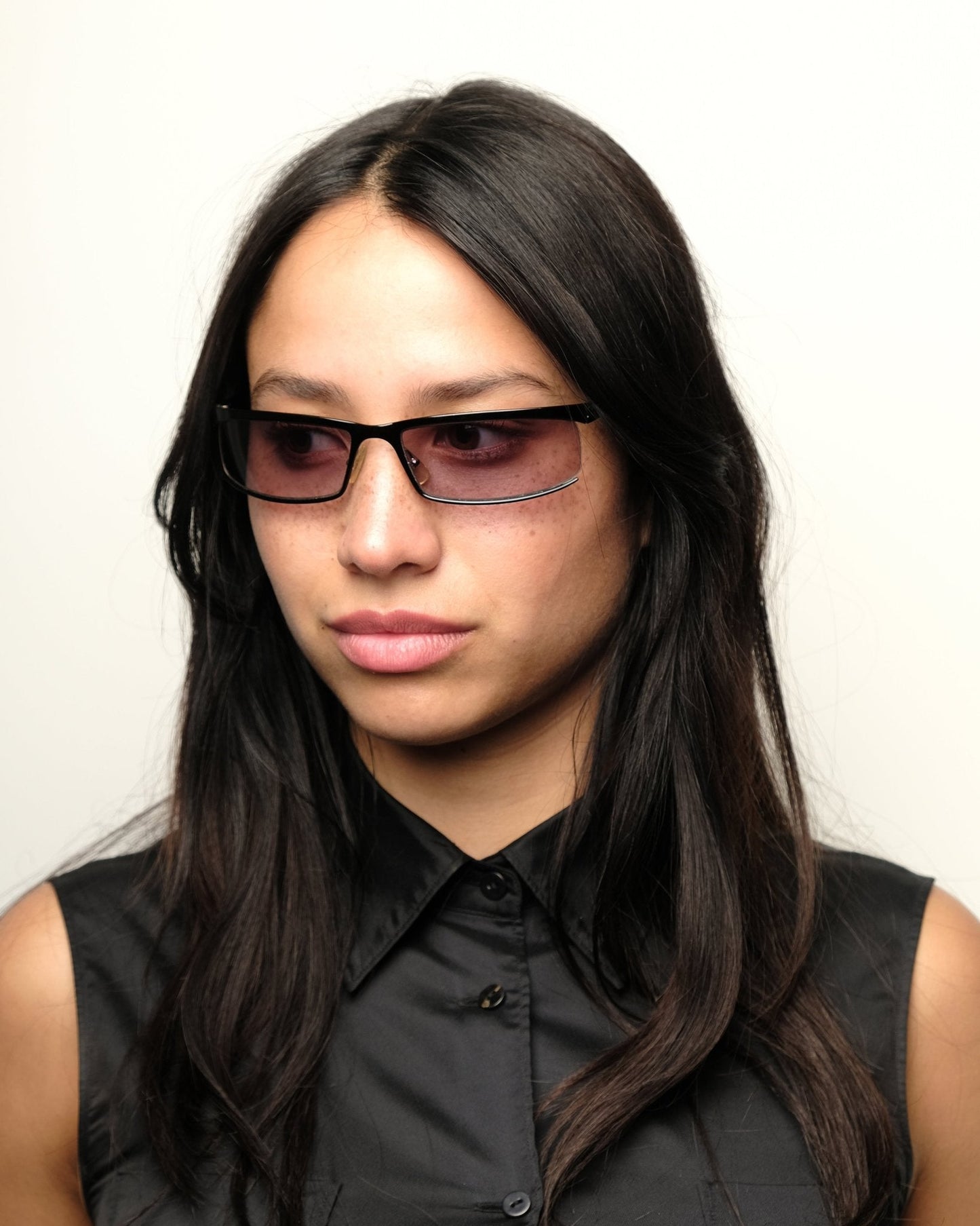 https://cdn.shopify.com/s/files/1/0818/5459/5398/files/calvin-klein-calvin-klein-gradient-sunglasses-vintage-su456-5156514.jpg?v=1778953771