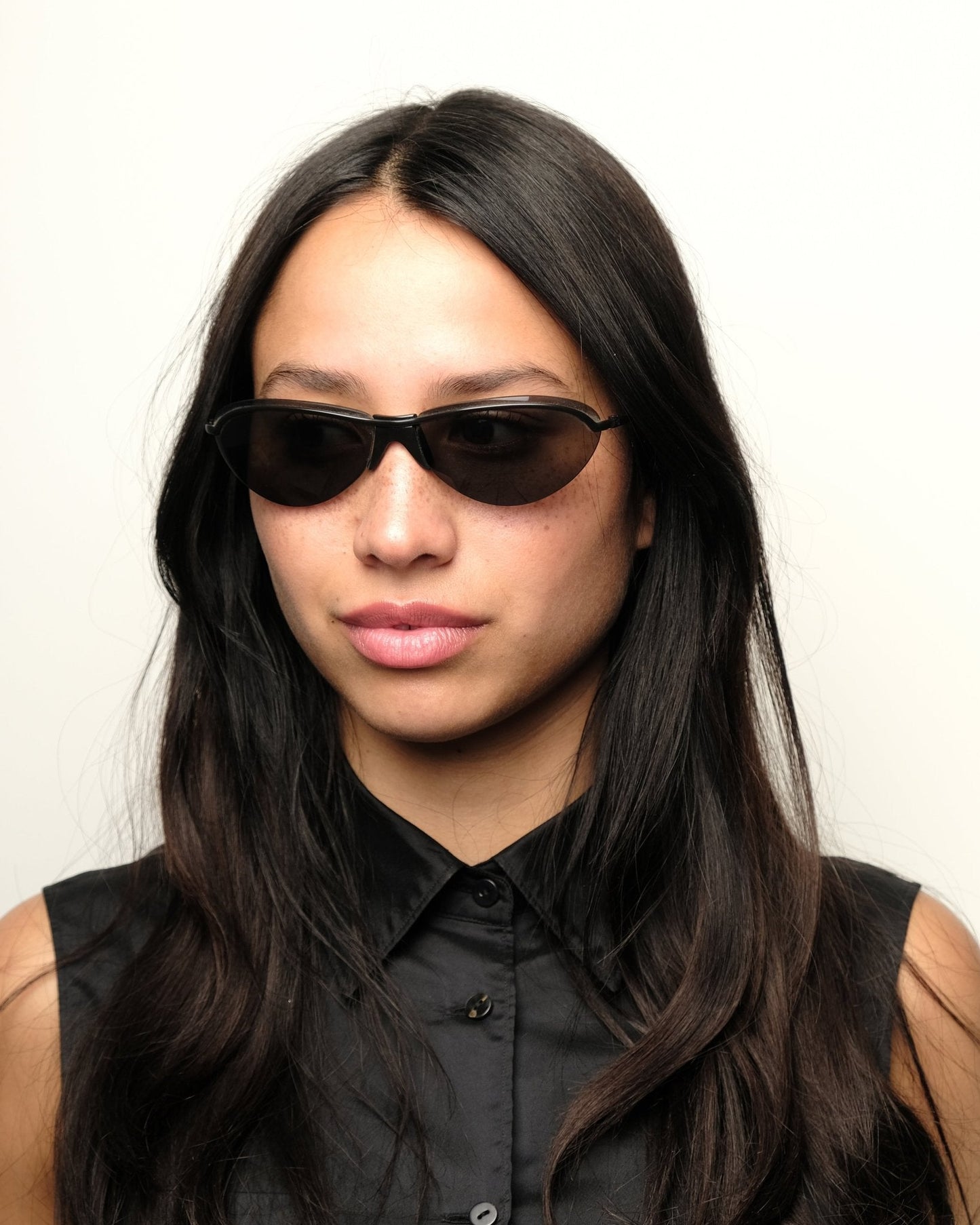 https://cdn.shopify.com/s/files/1/0818/5459/5398/files/calvin-klein-calvin-klein-half-frame-vintage-su457-6785879.jpg?v=1778953772