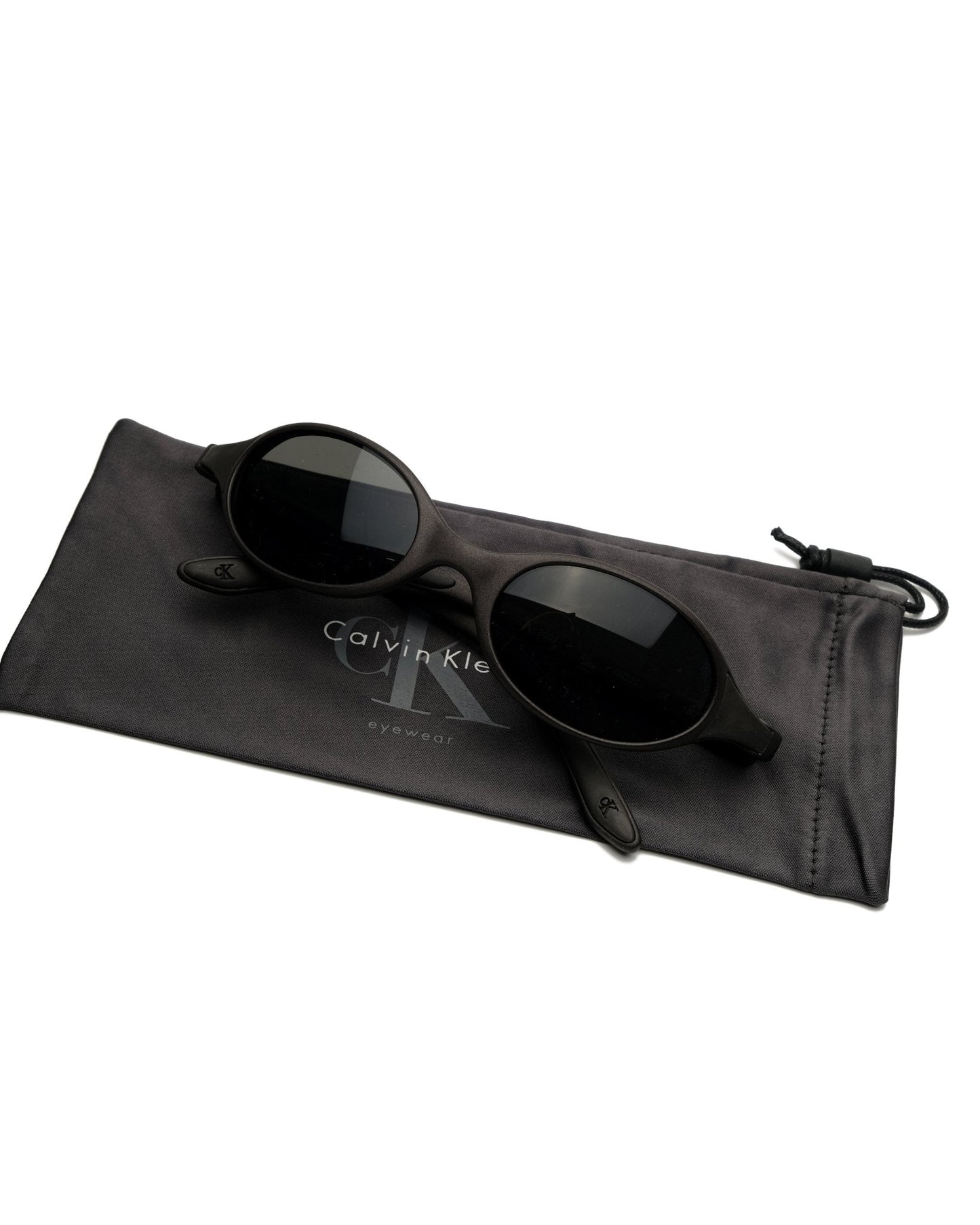 https://cdn.shopify.com/s/files/1/0818/5459/5398/files/calvin-klein-calvin-klein-sunglasses-vintage-su460-6175637.jpg?v=1778953779