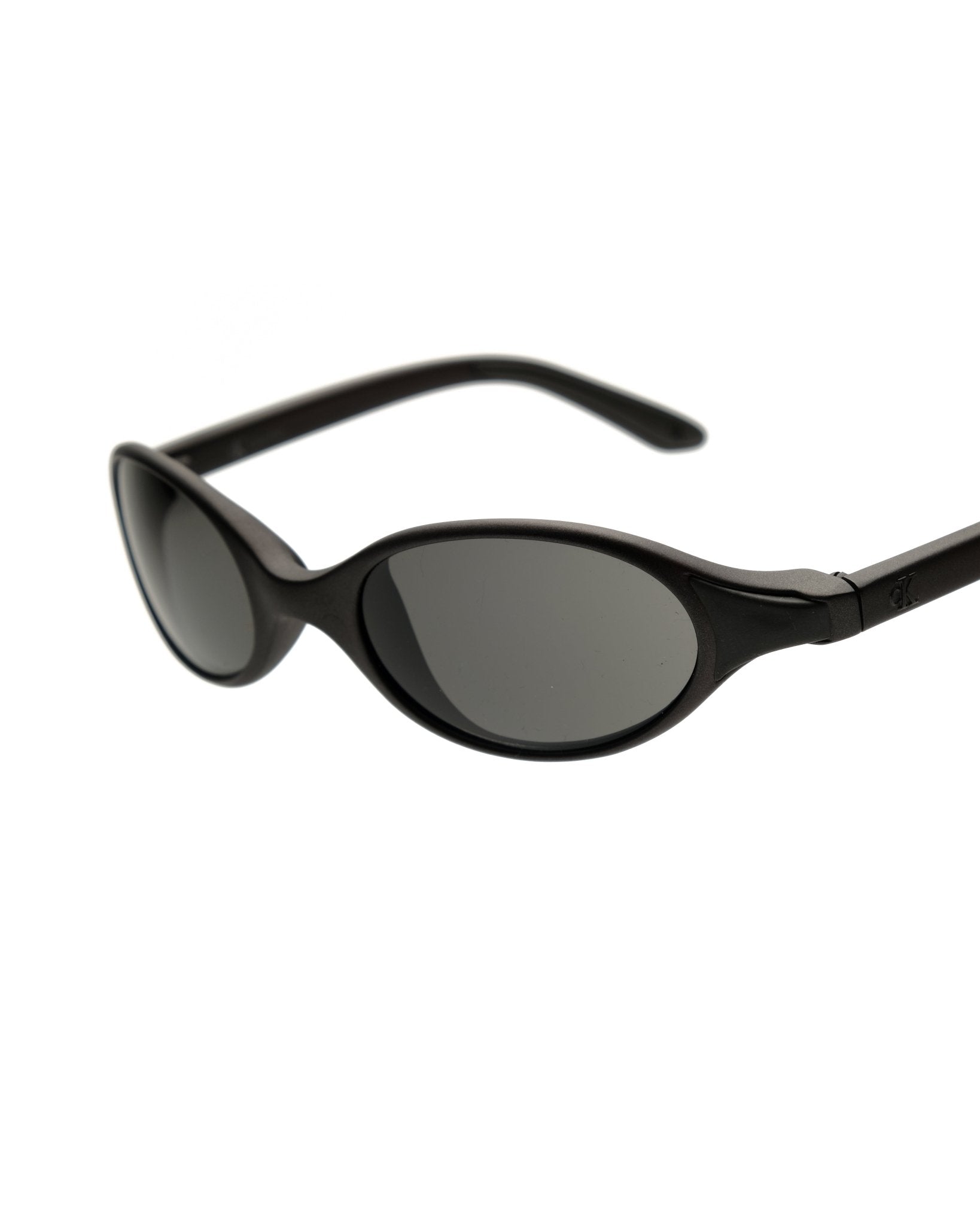 https://cdn.shopify.com/s/files/1/0818/5459/5398/files/calvin-klein-calvin-klein-sunglasses-vintage-su460-6907814.jpg?v=1778953779