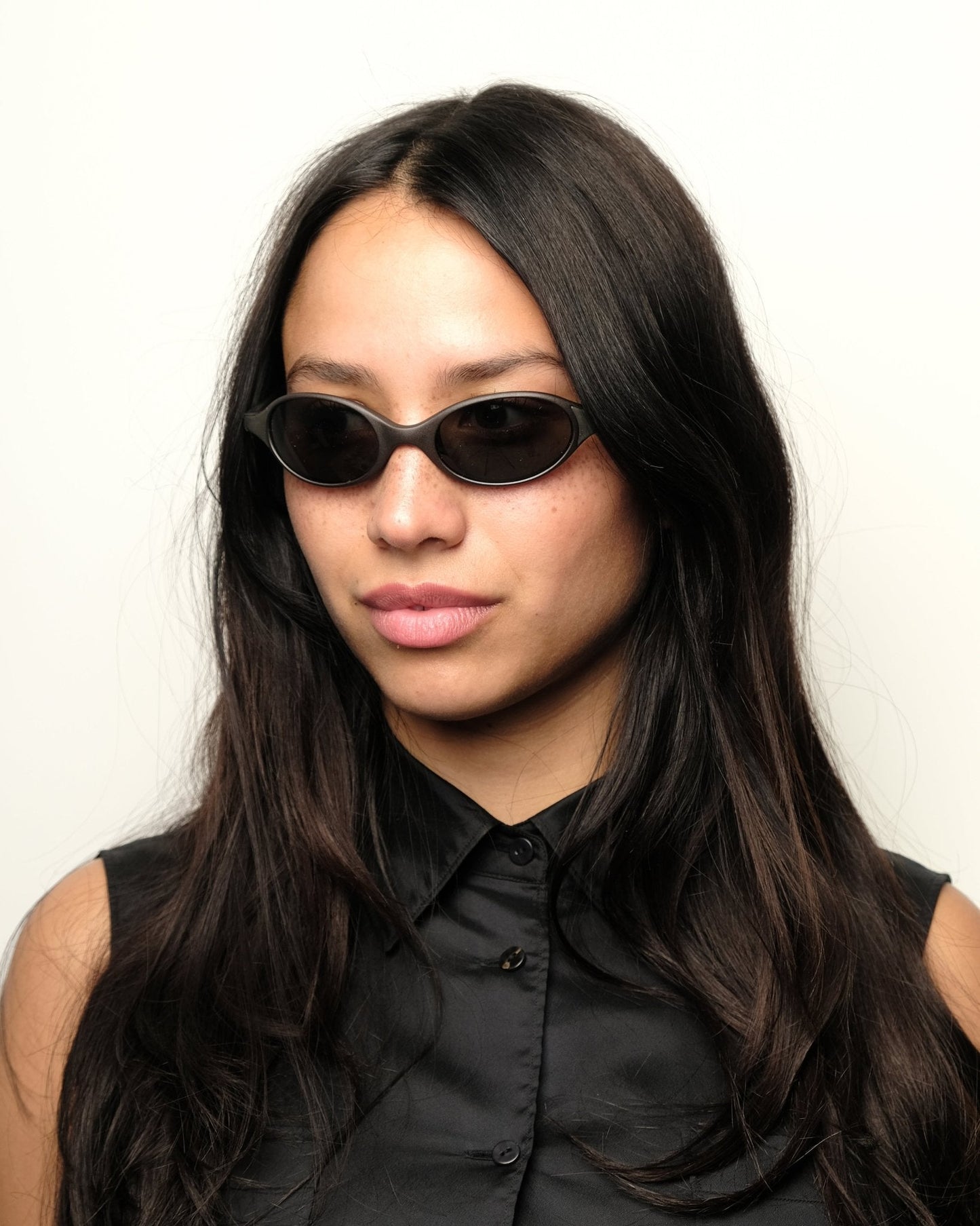 https://cdn.shopify.com/s/files/1/0818/5459/5398/files/calvin-klein-calvin-klein-sunglasses-vintage-su460-7046138.jpg?v=1778953778