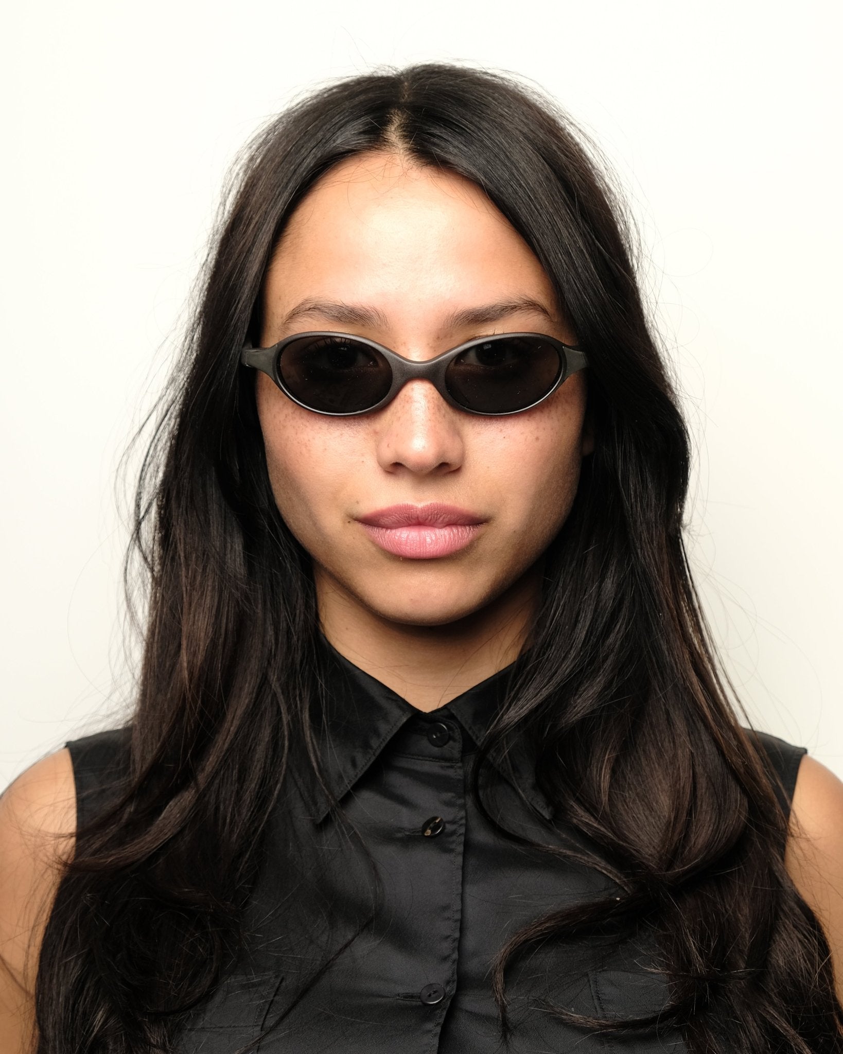 https://cdn.shopify.com/s/files/1/0818/5459/5398/files/calvin-klein-calvin-klein-sunglasses-vintage-su460-8483632.jpg?v=1778953777