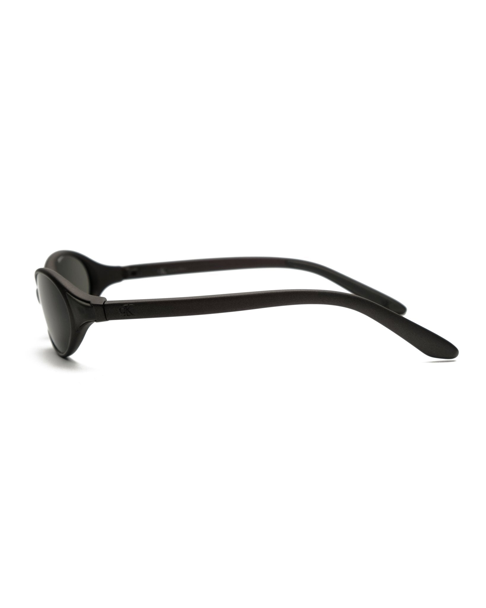 https://cdn.shopify.com/s/files/1/0818/5459/5398/files/calvin-klein-calvin-klein-sunglasses-vintage-su460-9191468.jpg?v=1778953777