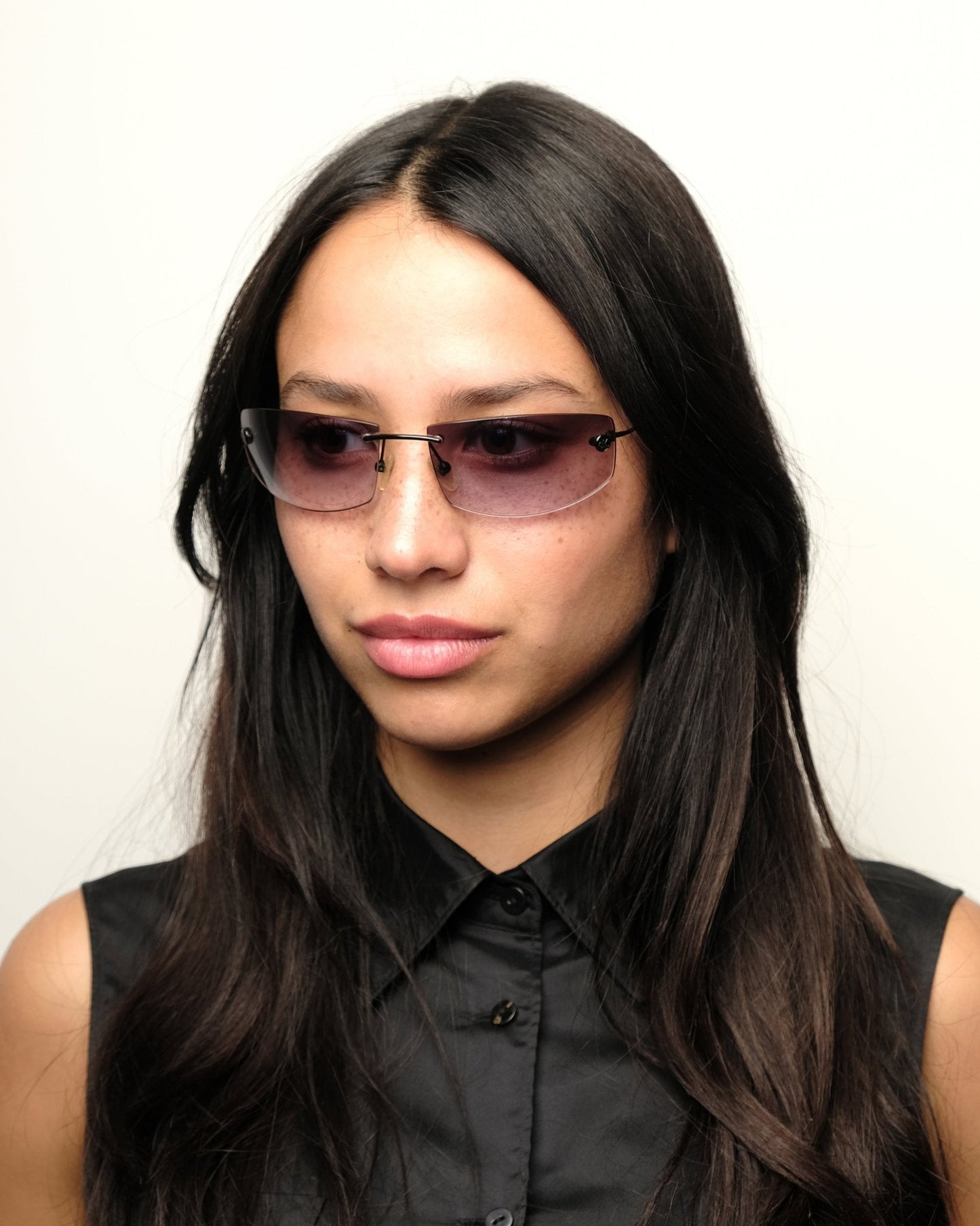 https://cdn.shopify.com/s/files/1/0818/5459/5398/files/calvin-klein-calvin-klein-sunglasses-vintage-su478-5860838.jpg?v=1778953709