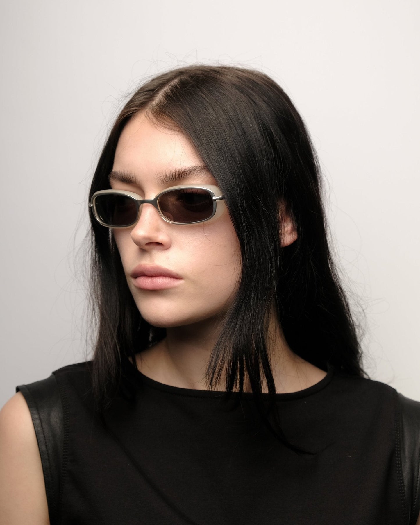 https://cdn.shopify.com/s/files/1/0818/5459/5398/files/calvin-klein-calvin-klein-sunglasses-vintage-su545-7205970.jpg?v=1784368357