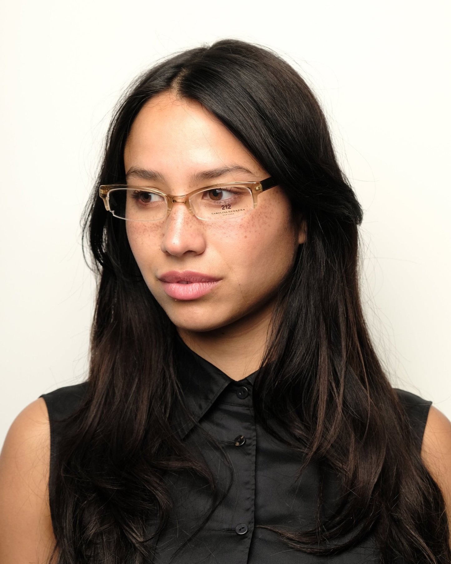 https://cdn.shopify.com/s/files/1/0818/5459/5398/files/carolina-herrera-carolina-herrera-optical-frame-vintage-498-5491356.jpg?v=1778953657