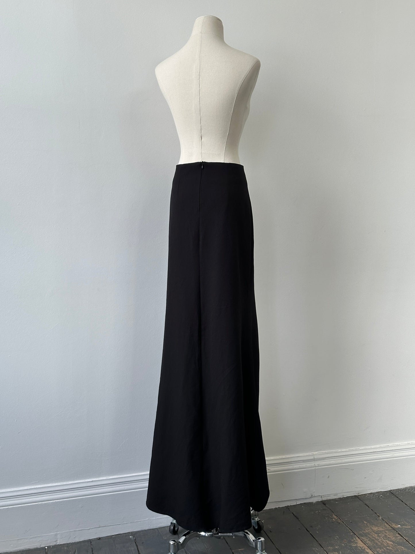 Vintage 2000s Crepe Fishtail Maxi Skirt - W26