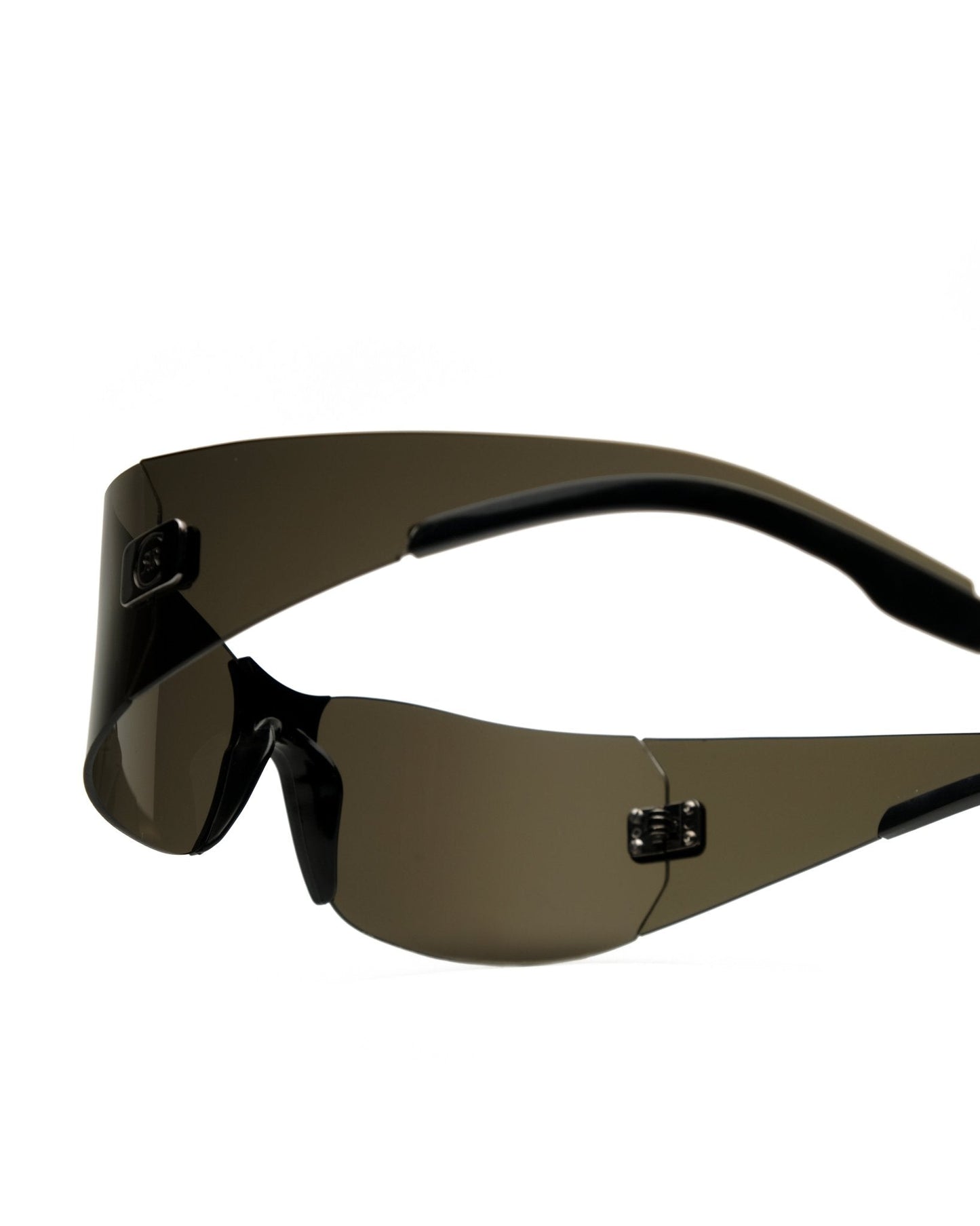 https://cdn.shopify.com/s/files/1/0818/5459/5398/files/cerruti-cerruti-shield-vintage-su477-1435106.jpg?v=1778953734