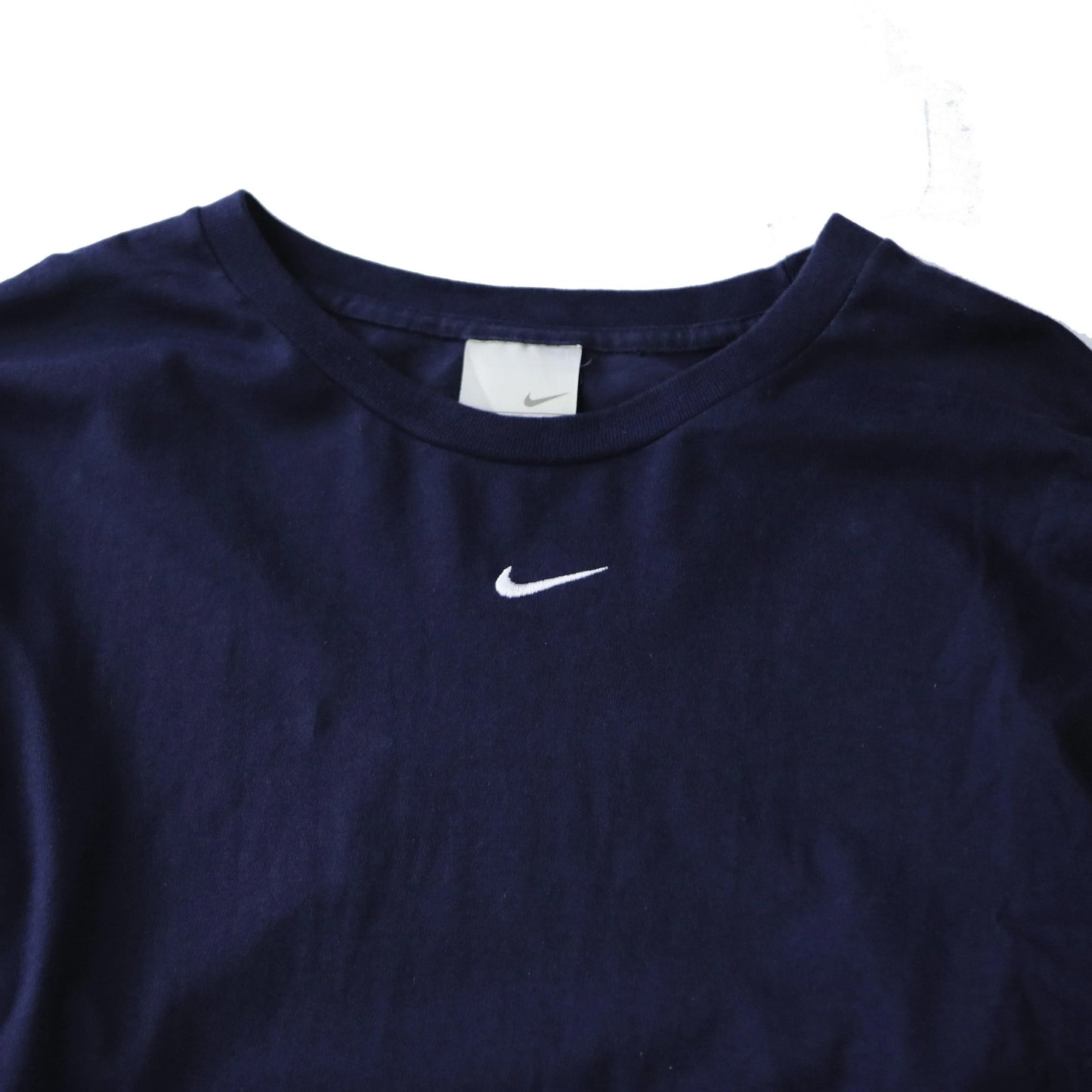 NIKE CENTRE SWOOSH TEE  (L)