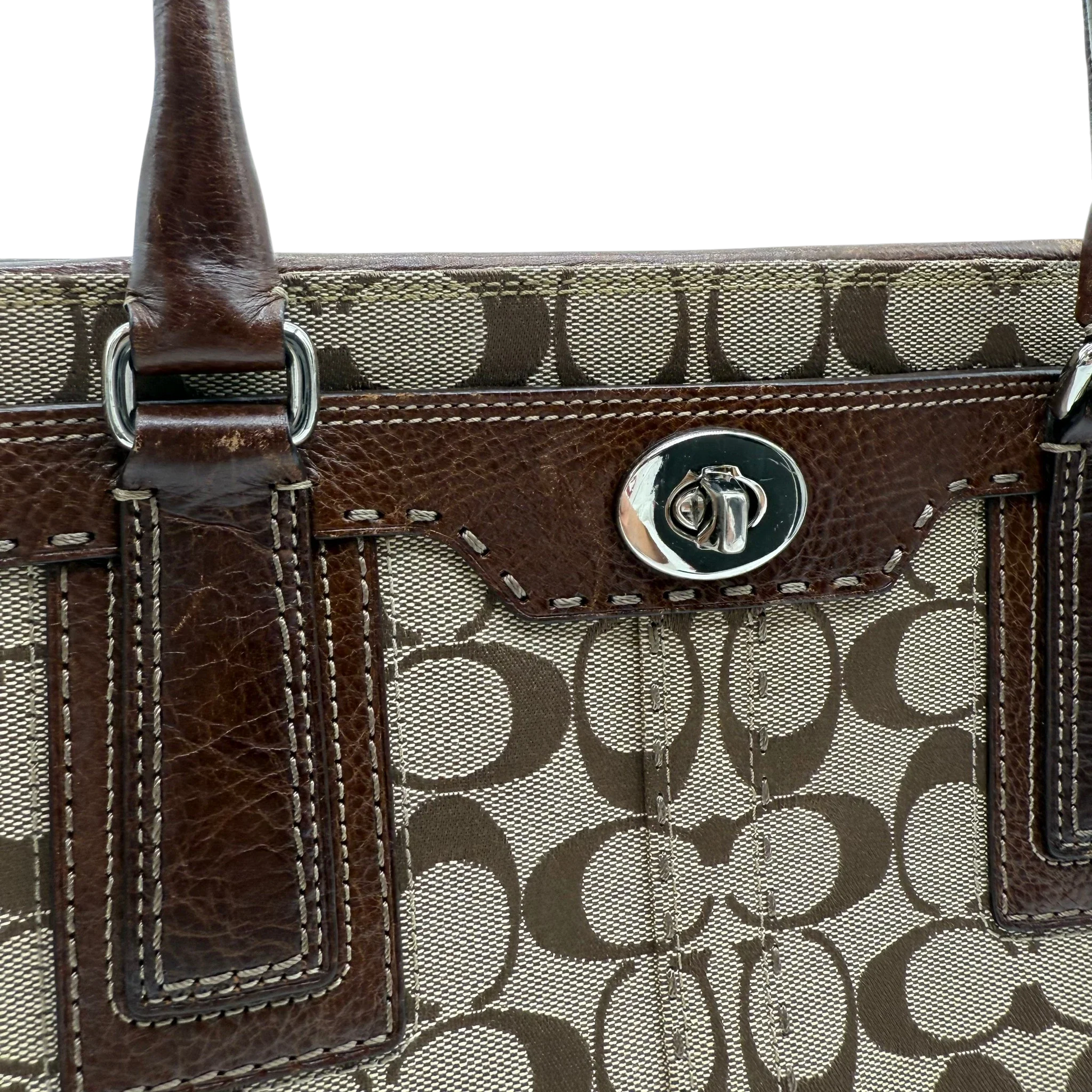 https://cdn.shopify.com/s/files/1/0564/9376/8855/files/coach-handtasche-tote-signature-beige-braun-large-canvas-vintage-y2k-look33.webp?v=1777462769