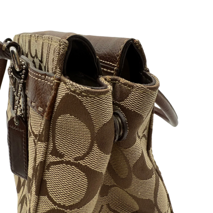 https://cdn.shopify.com/s/files/1/0564/9376/8855/files/coach-handtasche-tote-signature-beige-braun-large-canvas-vintage-y2k-look36.webp?v=1777462769