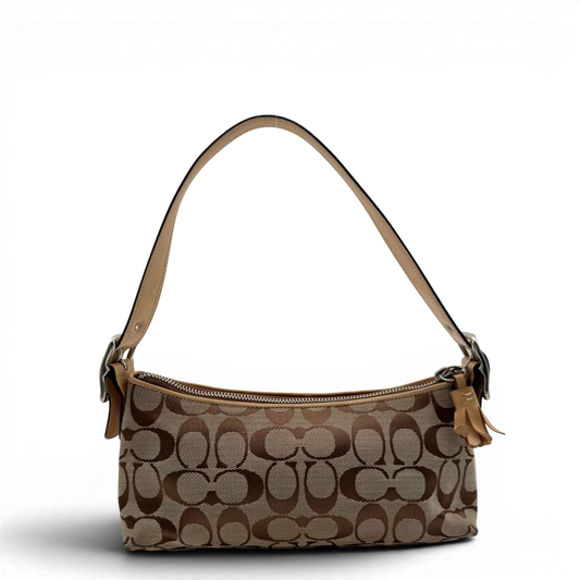 https://cdn.shopify.com/s/files/1/0564/9376/8855/files/coach-schultertasche-signature-beige-pochette-elegant-designer-damen-accessoire-trend04.webp?v=1777463883