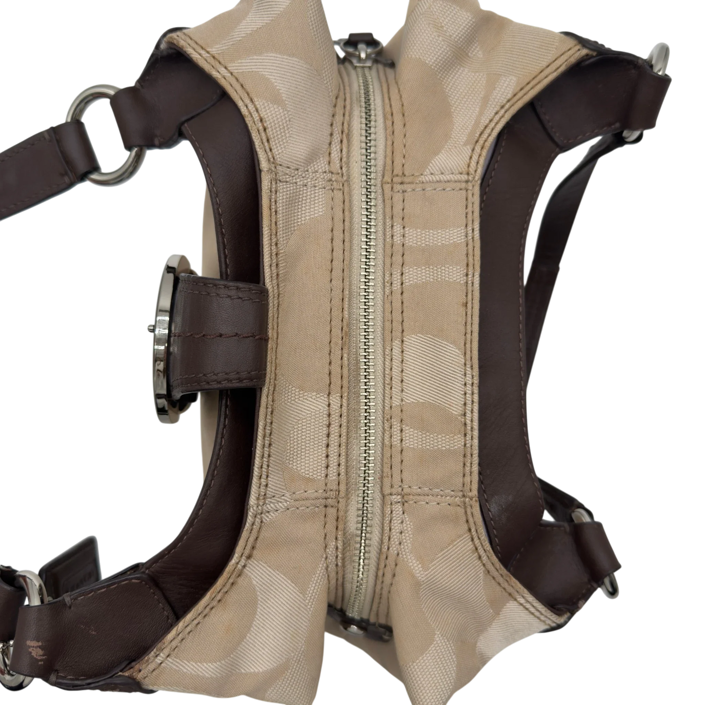 https://cdn.shopify.com/s/files/1/0564/9376/8855/files/coach-shopper-signature-beige-premium-handbag-chic-canvas-logo-style62.webp?v=1777464009