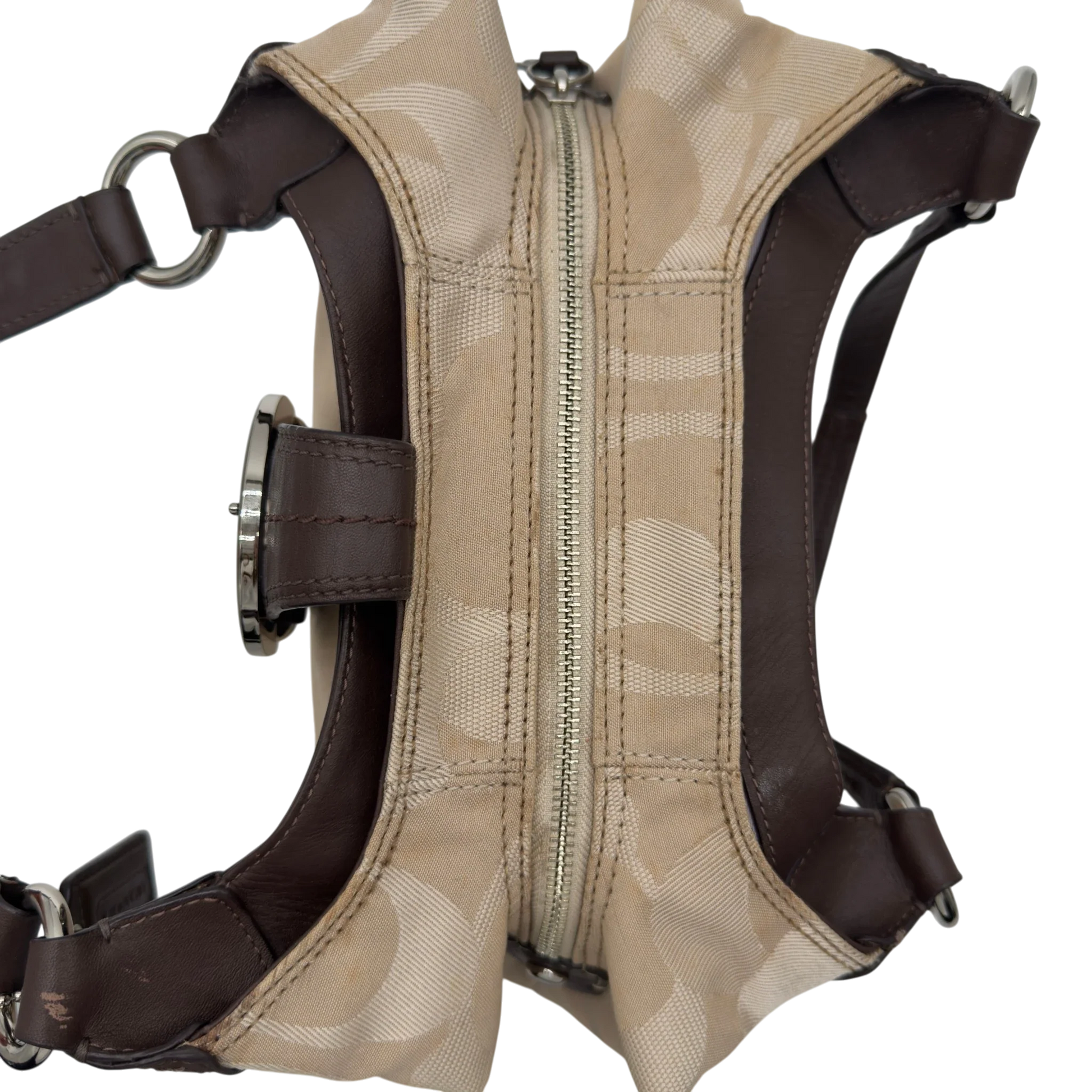 https://cdn.shopify.com/s/files/1/0564/9376/8855/files/coach-shopper-signature-beige-premium-handbag-chic-canvas-logo-style62.webp?v=1777464009