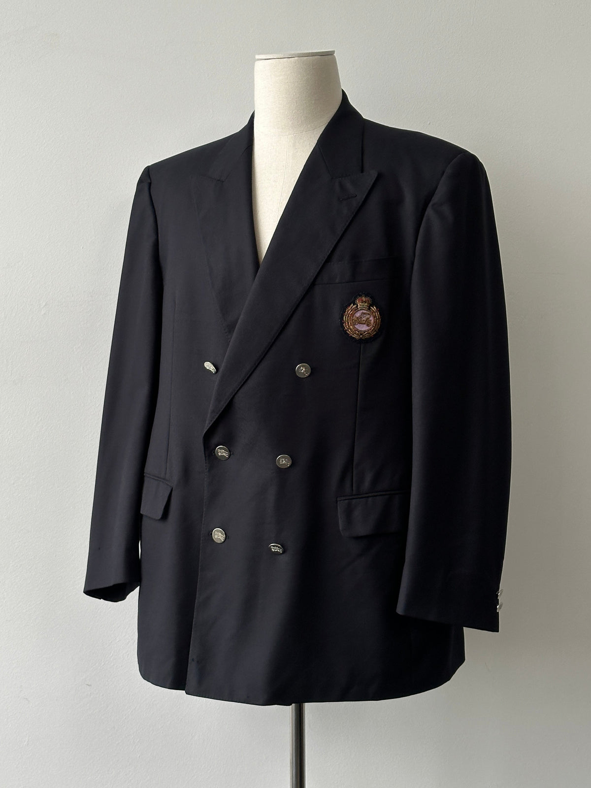 Burberry 1980s pure wool double-breasted blazer in size 46R, tailored fit, with classic buttons and structured lapels.