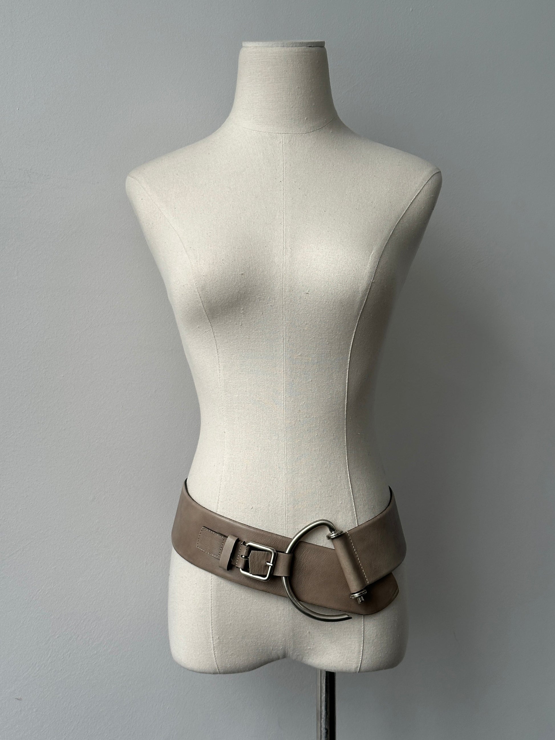 Vintage 1990s Leather Chunky D Ring Belt - One size