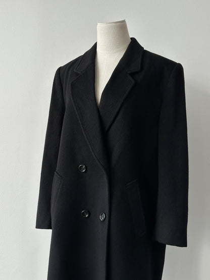 Vintage 1990s pure cashmere double-breasted coat, in size S-M, featuring classic tailored design and rich texture.